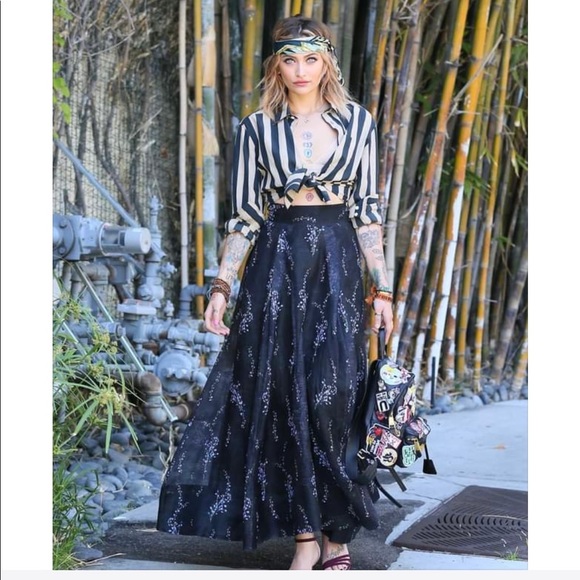 H&M Dresses & Skirts - H&M Linen&Silk Skirt